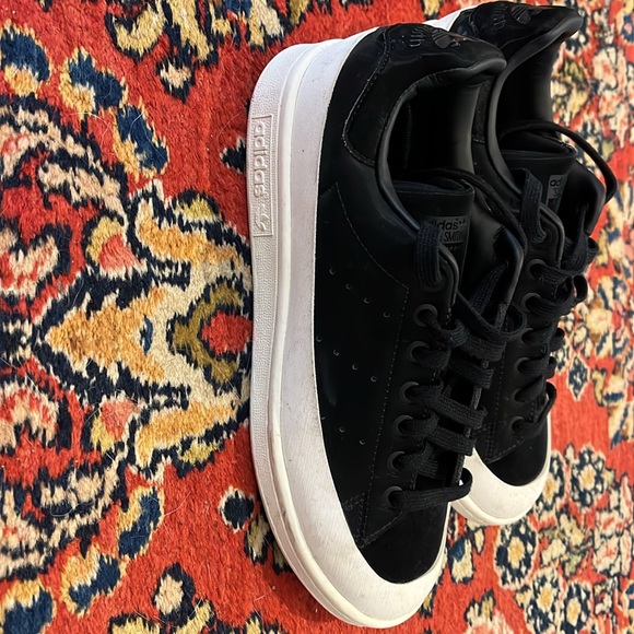 ADIDAS STAN SMITH shiny black sneaker size 6.5 - Picture 3 of 7